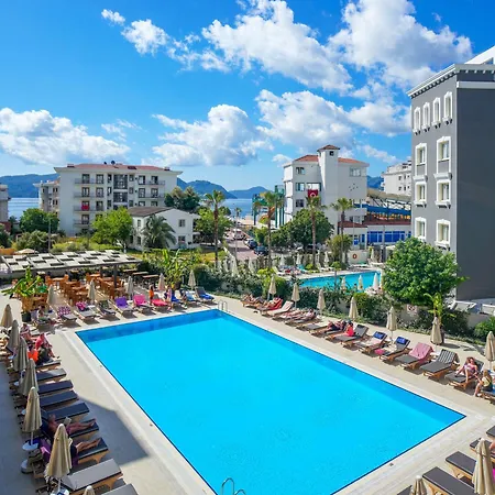 Ada Julian (adults Only) Μαρμαρίς