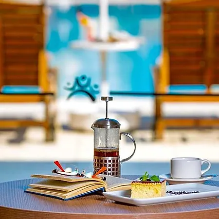 Ada Julian (adults Only) 4* مرمريس