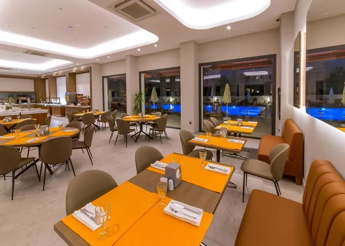 Ada Julian (adults Only) 4* 马尔马里斯