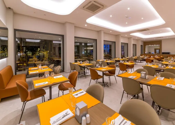 Ada Julian (adults Only) 4* 马尔马里斯