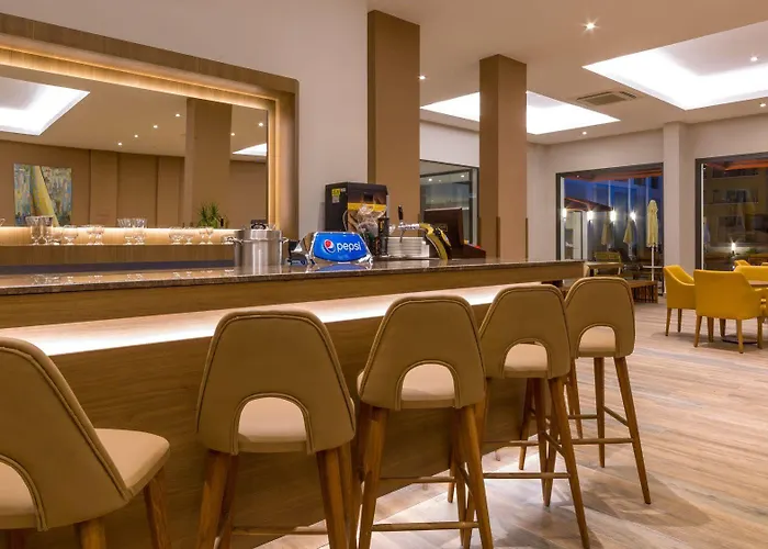 Ada Julian (adults Only) 马尔马里斯